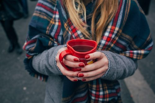 Vin chaud, la boisson qui nous enivre durant le Marché de Noël 