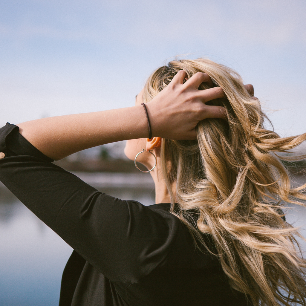 Un balayage éclatant pour illuminer vos cheveux 